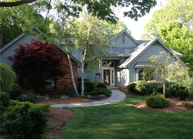Grosse Pines Homes for sale